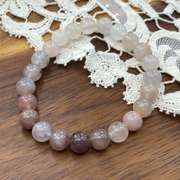 Natural violet crystal bracelet medium 8mm beads elastic bracelet - Picture 1 of 5